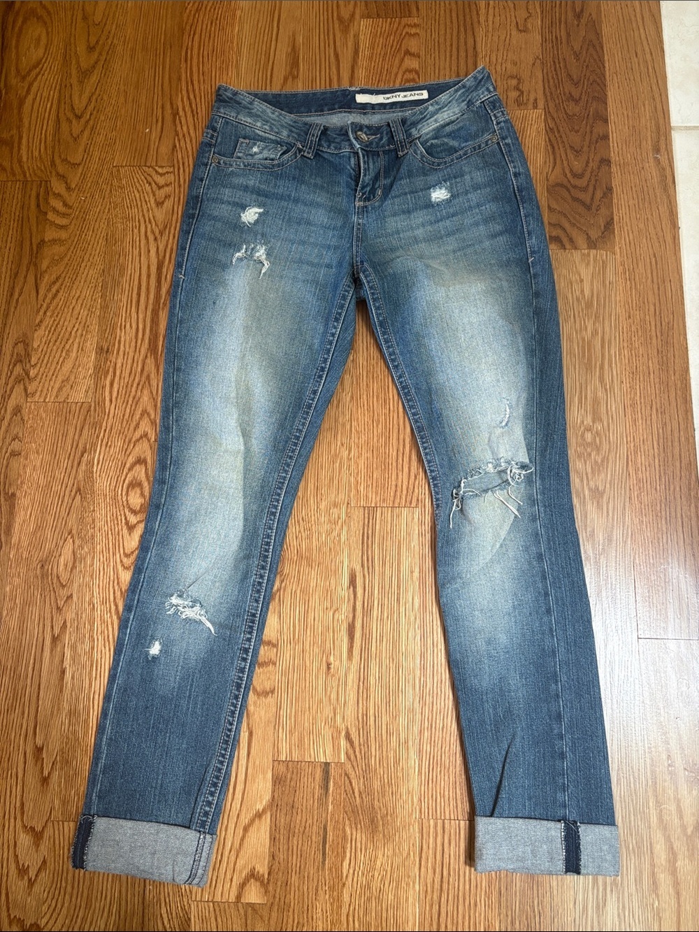 DKNY Distressed ripped med wash low rise roll hem crop option Jeans women’s 4